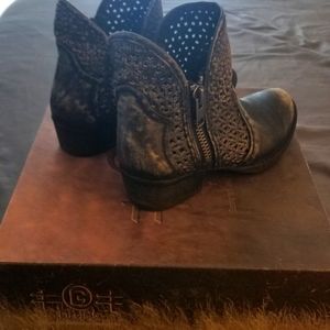 Circle G Black - Grey Cutout Boots, New in Box, Size 9 1/2